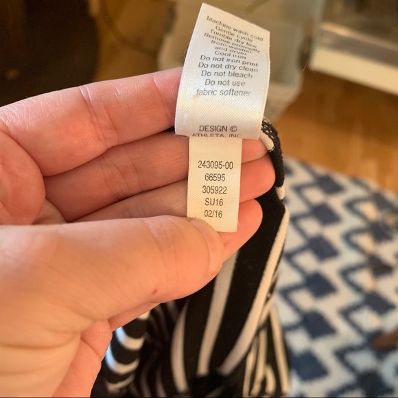 Athleta Stripes Chatarunga Crop Leggings | Size M - Picture 8 of 8